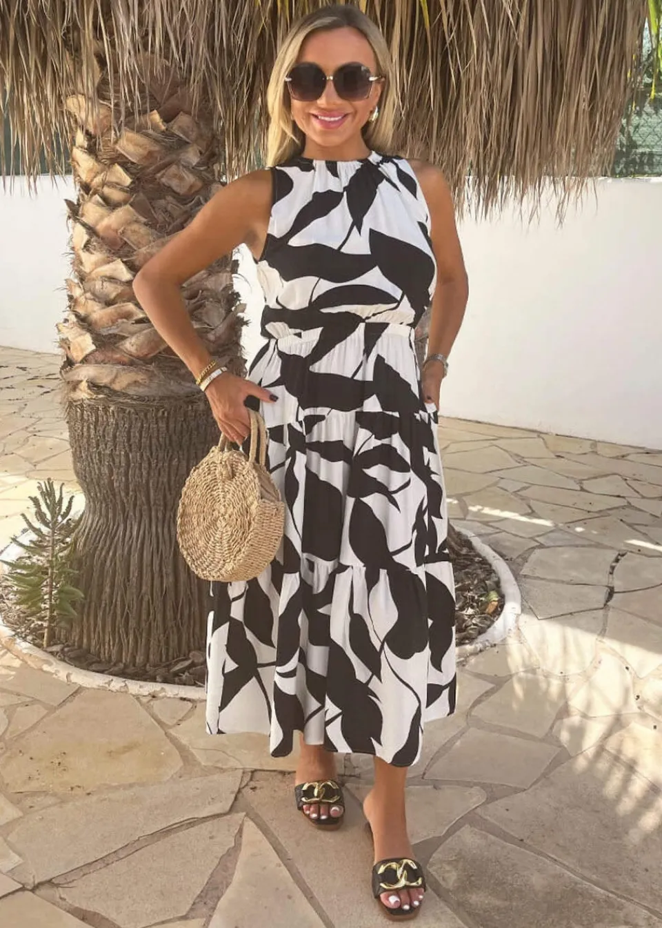 Dresses>AX Paris Black & White Leaf Print Sleeveless Tiered Smock Midi Dress