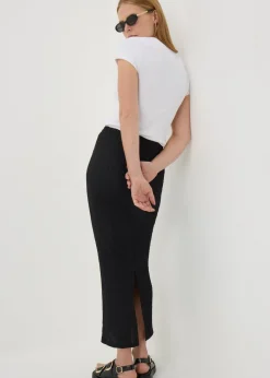 Skirts><noscript><img width=