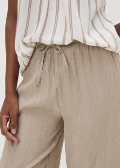 Trousers><noscript><img width=