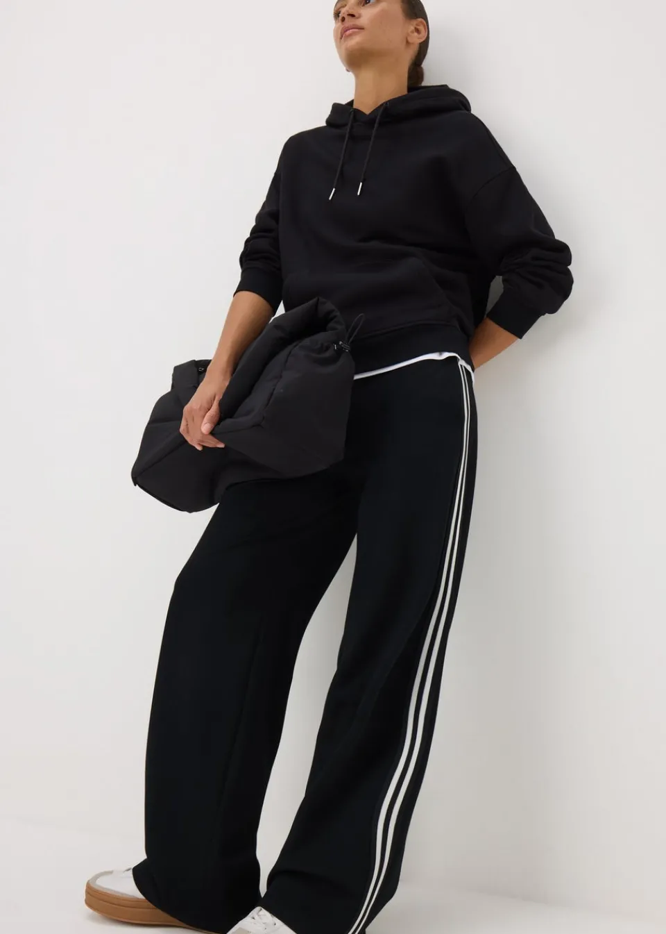 Tops>Papaya Black Basic Hoodie