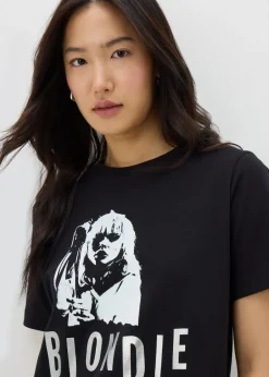 T-Shirts><noscript><img width=