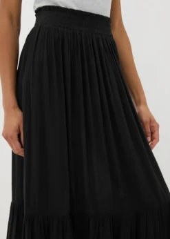 Skirts><noscript><img width=
