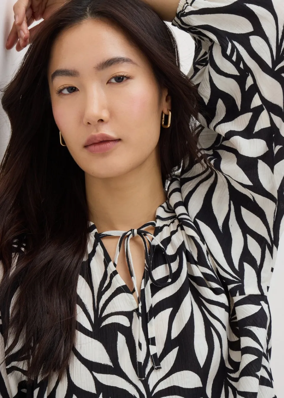 Tops>Papaya Black Crinkle Palm Boho Blouse