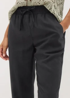 Trousers><noscript><img width=