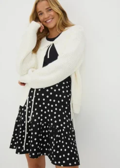 Skirts><noscript><img width=