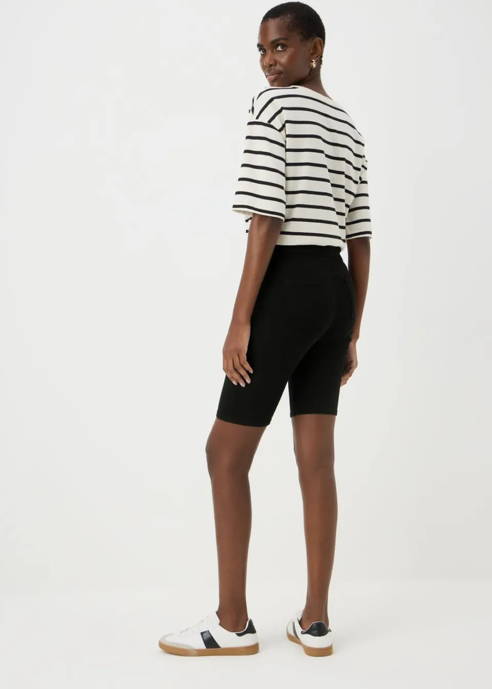 Shorts>Papaya Black Rosie Knee Length Shorts
