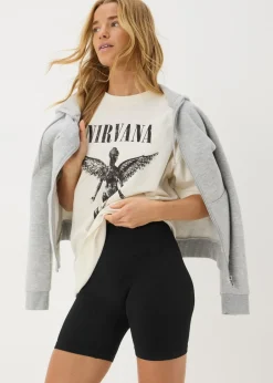 Shorts><noscript><img width=