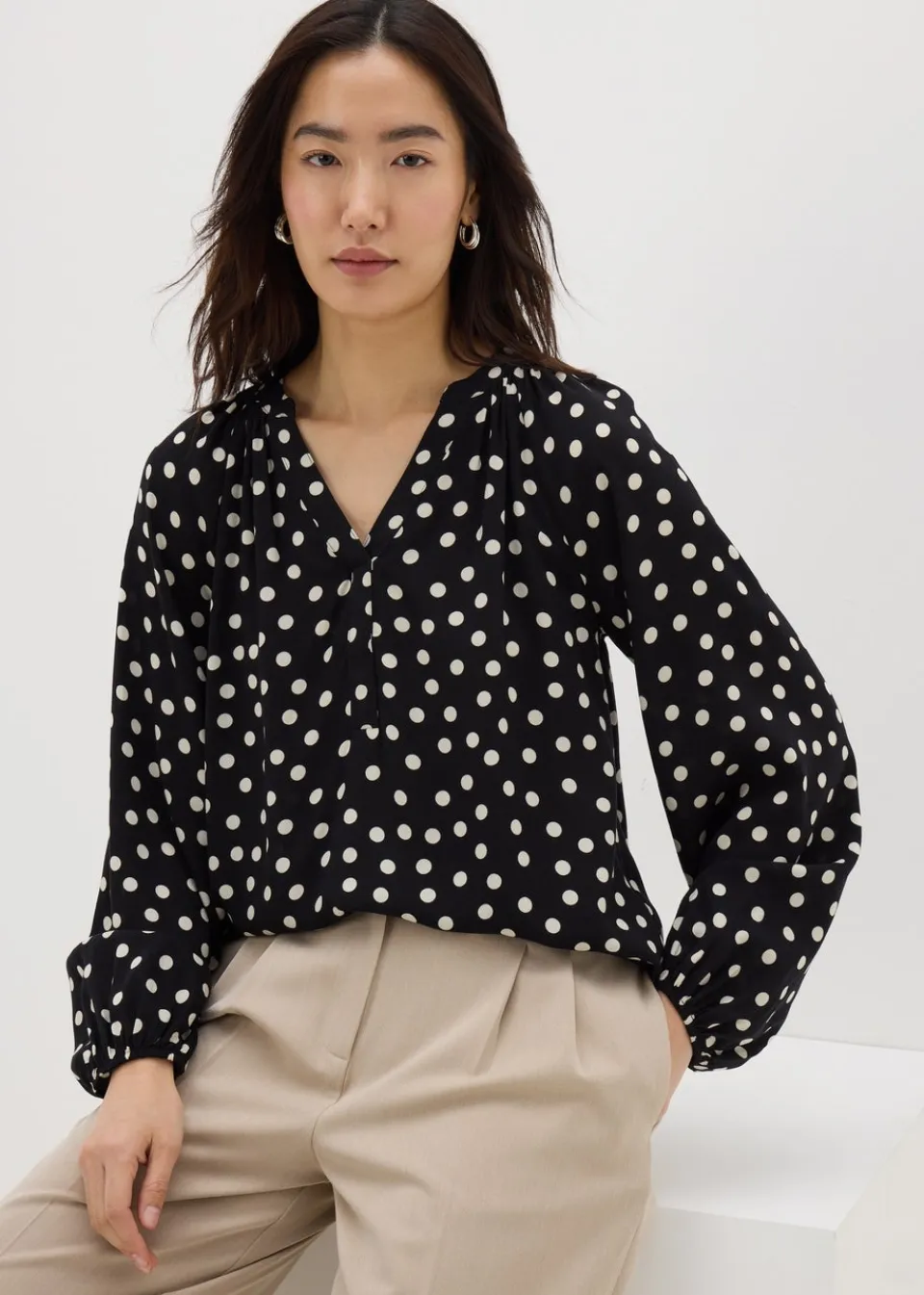 Tops>Papaya Black Spot Popover Blouse