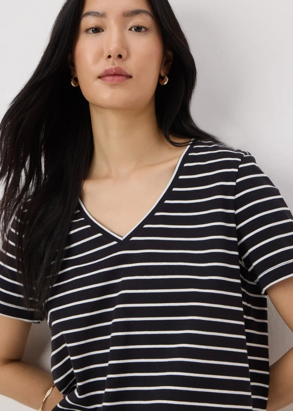 T-Shirts>Papaya Black Stripe V-Neck Regular Fit T-Shirt