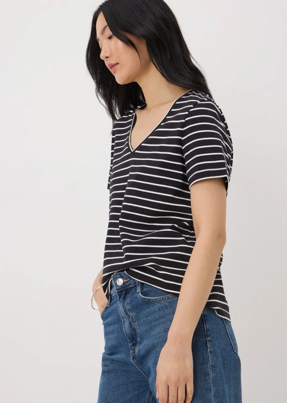 T-Shirts>Papaya Black Stripe V-Neck Regular Fit T-Shirt