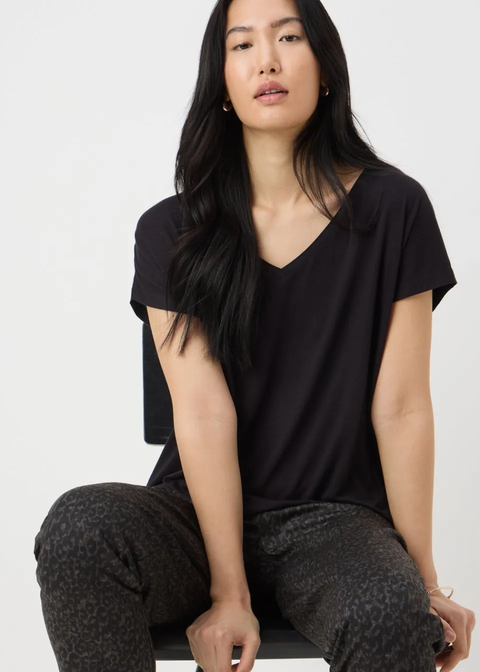T-Shirts>Papaya Black V-Neck Relaxed Fit T-Shirt