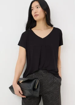 T-Shirts>Papaya Black V-Neck Relaxed Fit T-Shirt