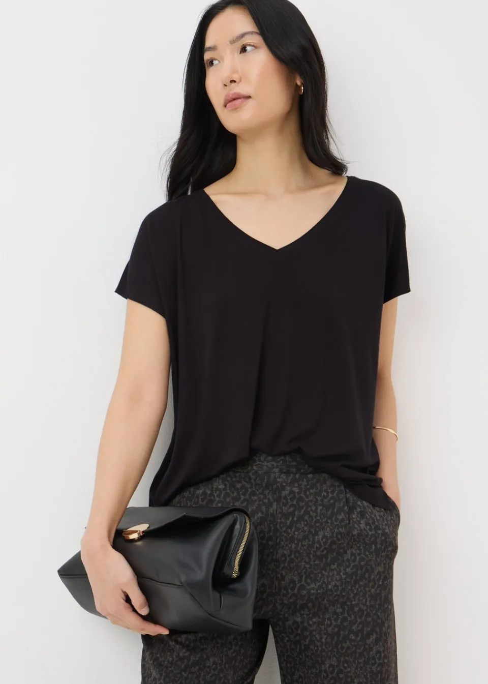 T-Shirts>Papaya Black V-Neck Relaxed Fit T-Shirt