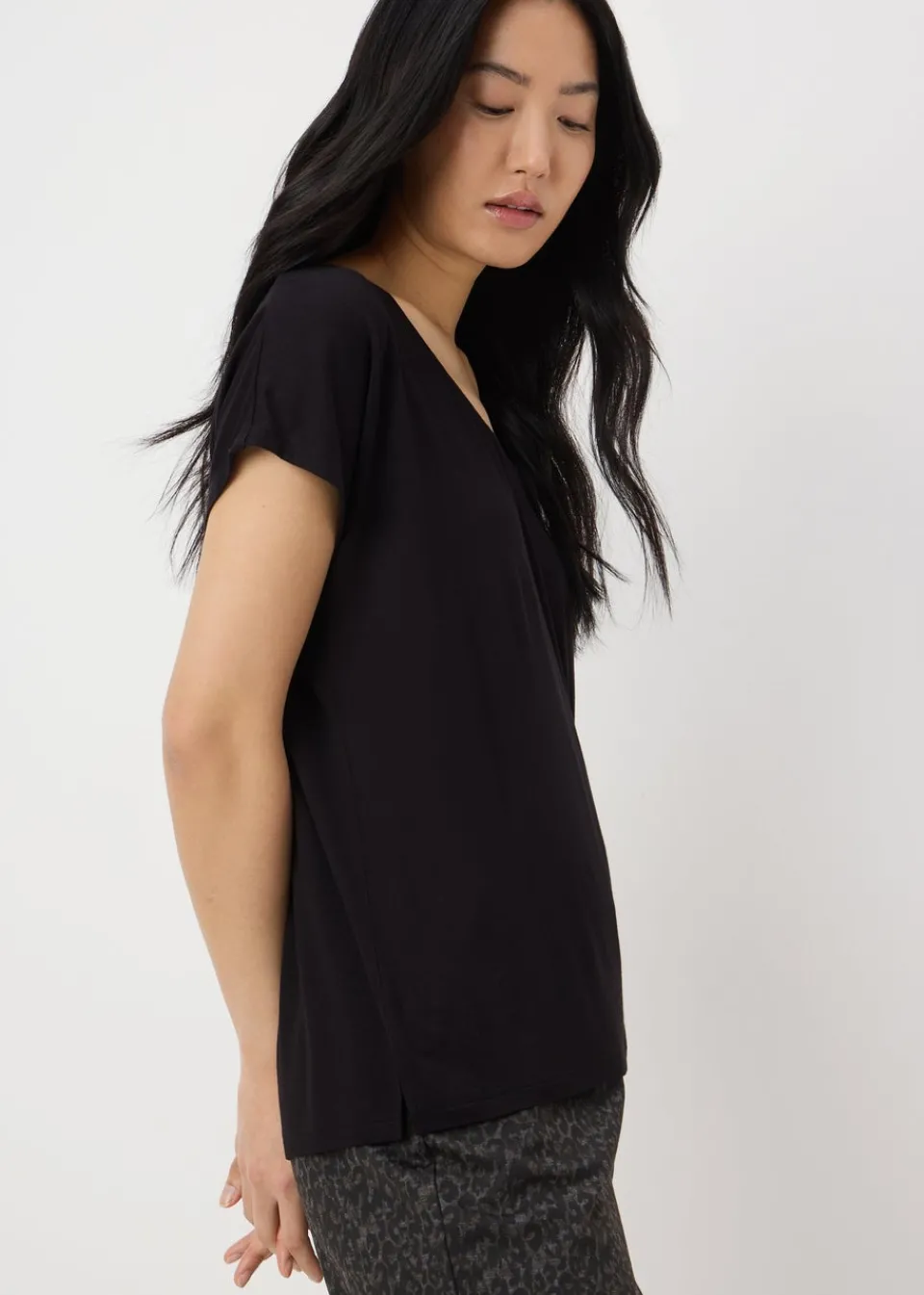 T-Shirts>Papaya Black V-Neck Relaxed Fit T-Shirt
