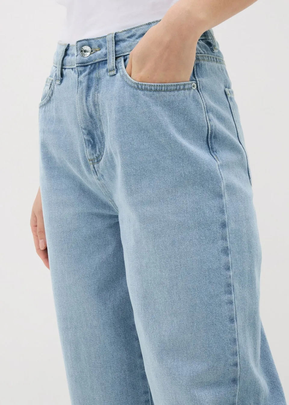 Jeans & Jeggings>Papaya Denim Blue Light Wash Barrel Leg Jeans