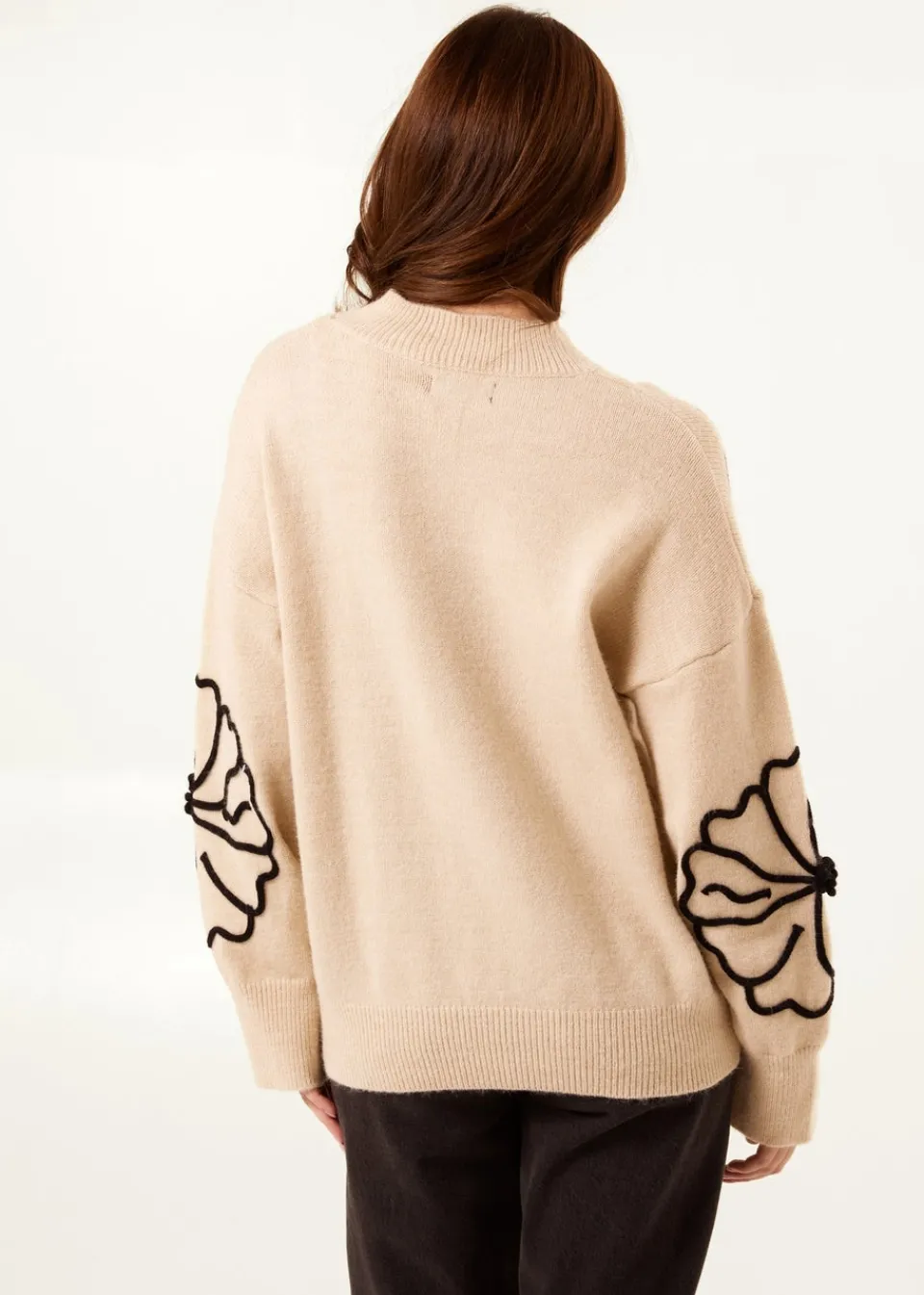 Tops>Blue Vanilla Beige Large Flower Embroidery Jumper