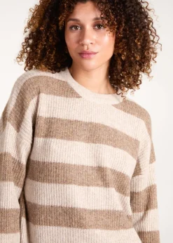 Tops><noscript><img width=