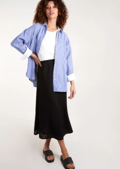 Skirts><noscript><img width=