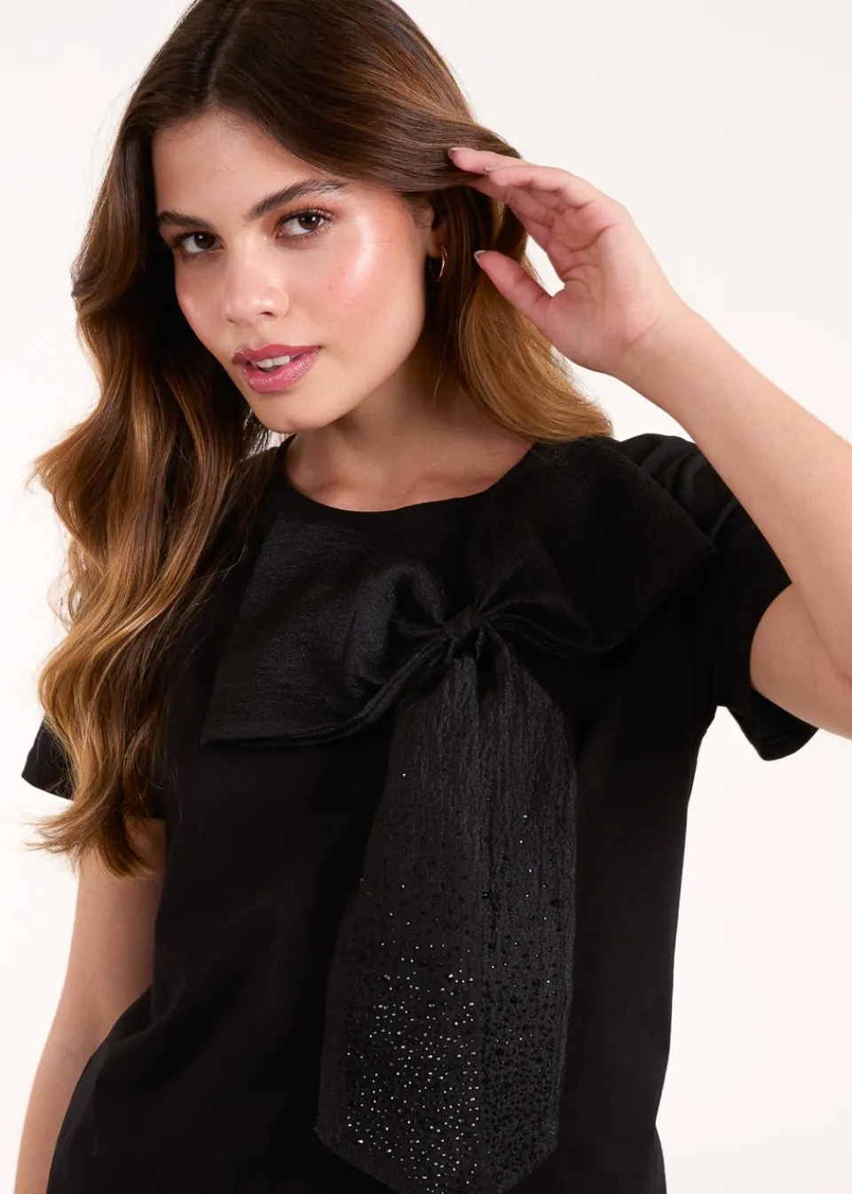 T-Shirts>Blue Vanilla Black Embellished Bow Apllique T-shirt