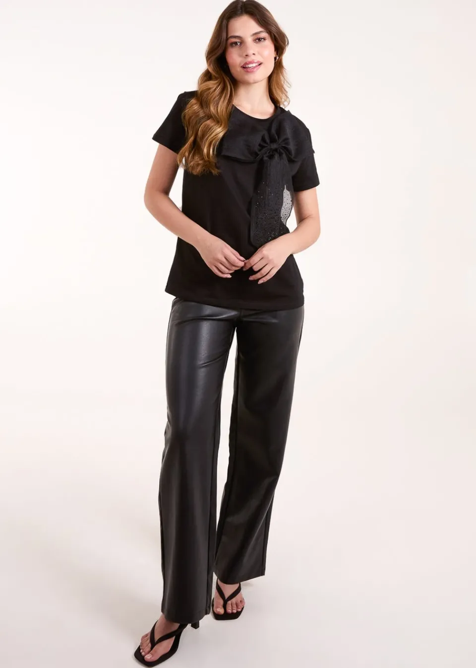T-Shirts>Blue Vanilla Black Embellished Bow Apllique T-shirt