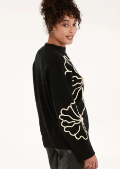 Tops>Blue Vanilla Black Large Flower Embroidery Jumper