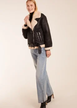 Coats & Jackets><noscript><img width=