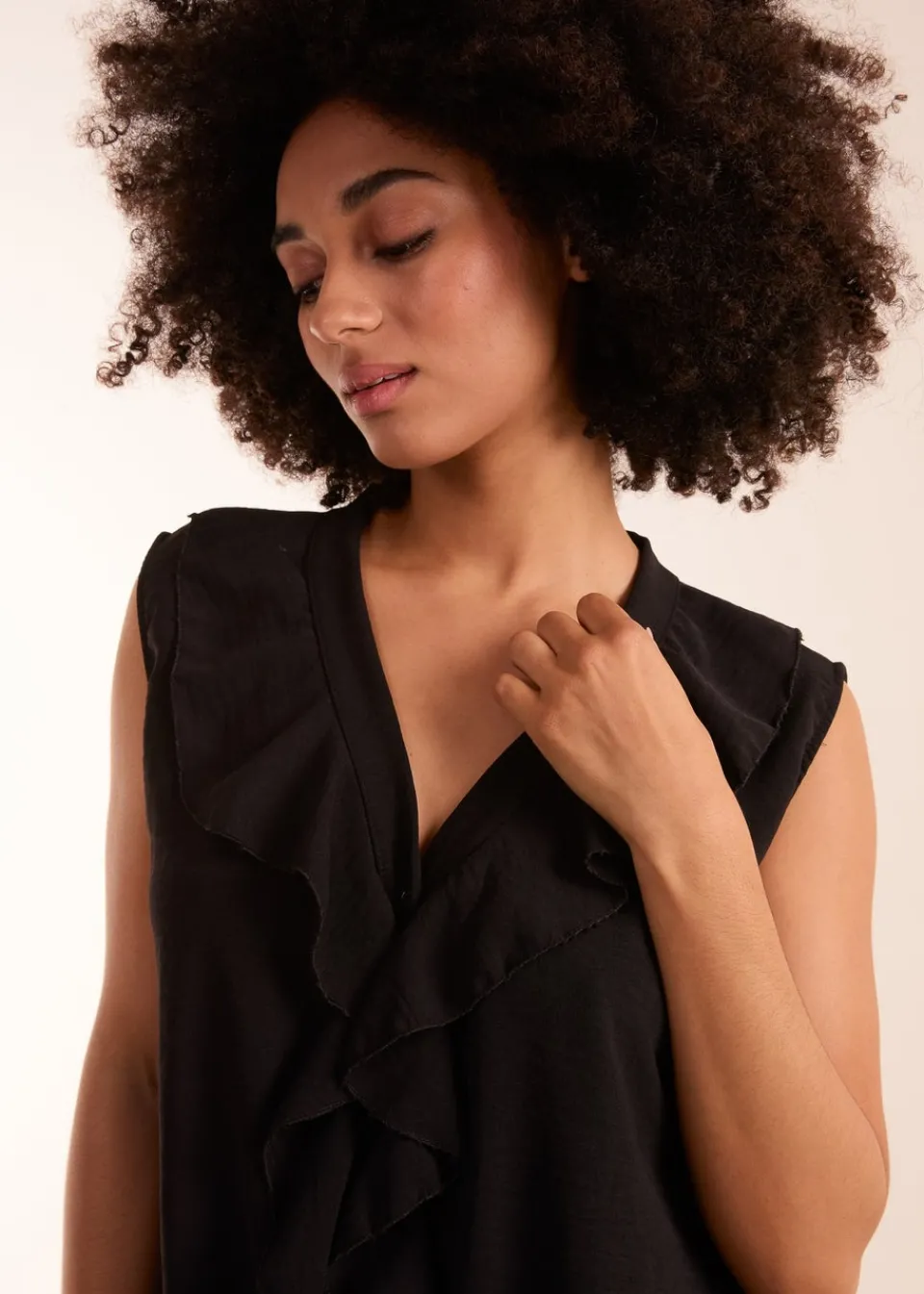 Tops>Blue Vanilla V Neck Ruffle Top with Knot Black