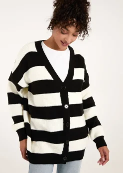 Knitwear><noscript><img width=