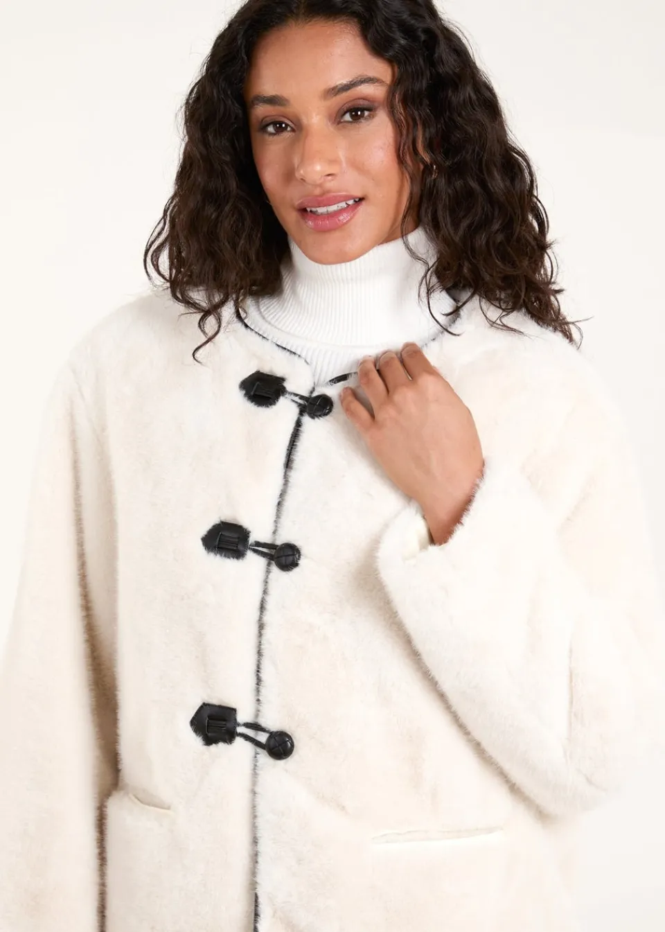 Coats & Jackets>Blue Vanilla Cream Collarless Toggle Detail Fur Jacket