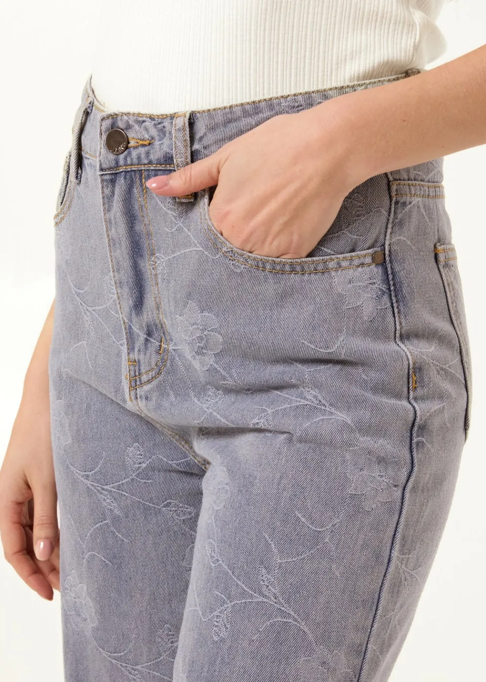 Jeans & Jeggings>Blue Vanilla Denim Flower Embroidered Jeans