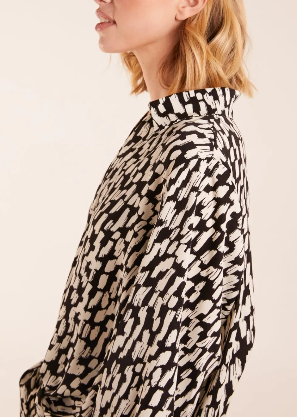 Tops>Blue Vanilla High Low Hem Tie Knot Blouse