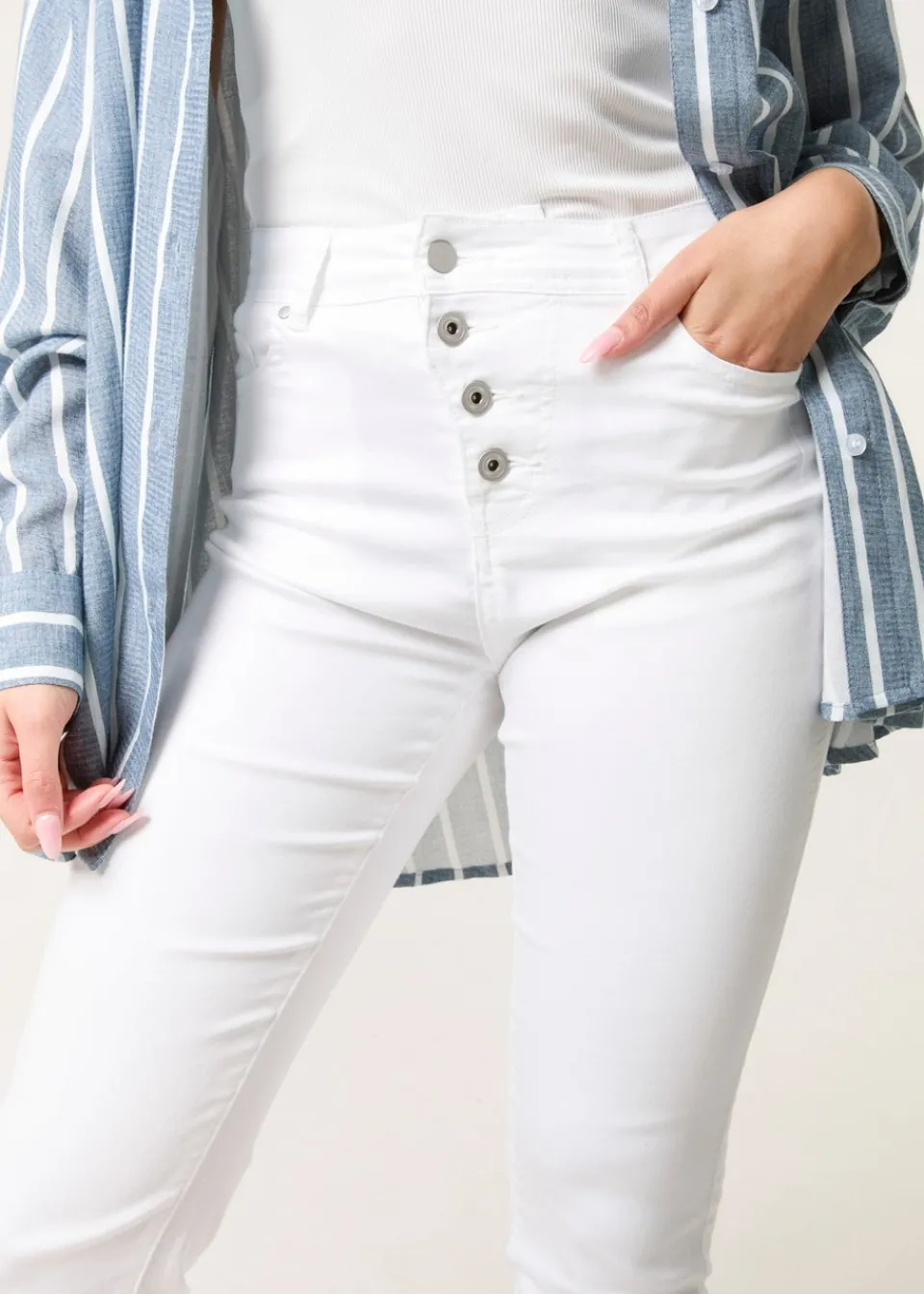 Trousers>Blue Vanilla Ivory Button Front Capri Trouser