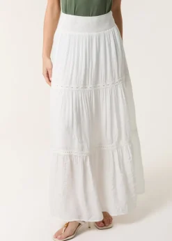 Skirts><noscript><img width=