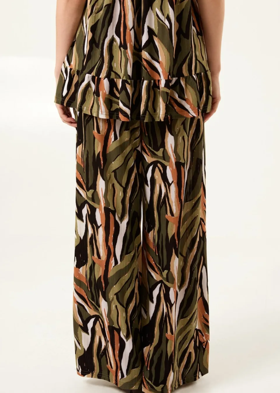 Trousers>Blue Vanilla Khaki Plisse Tropical Print Wide Leg Trousers