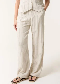 Trousers><noscript><img width=