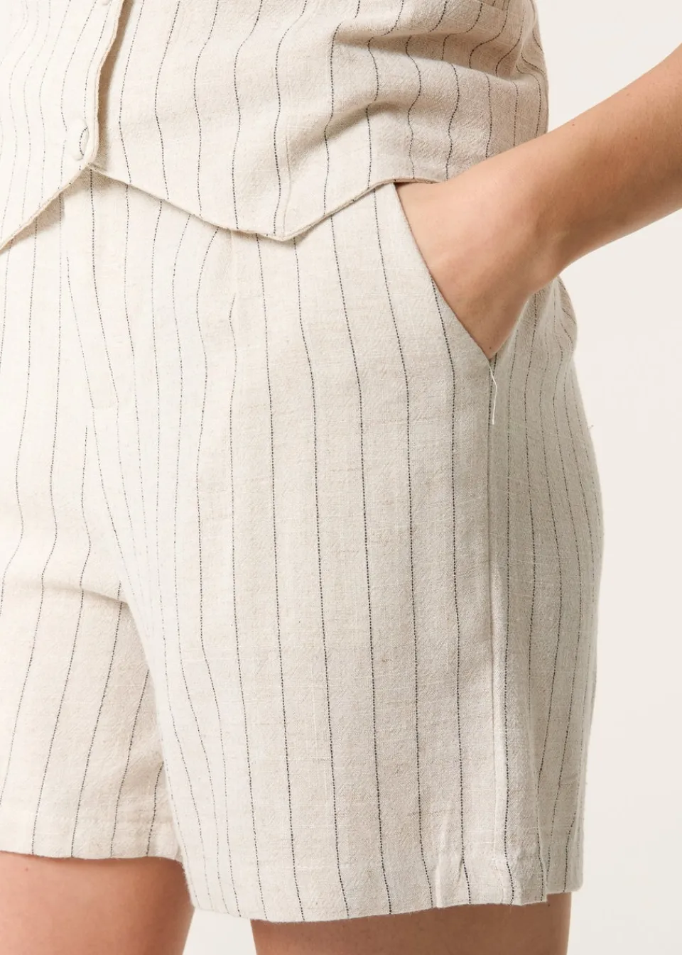 Shorts>Blue Vanilla Linen Pinstripe Shorts