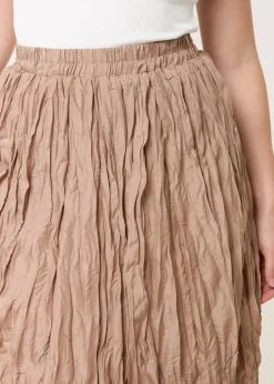 Skirts><noscript><img width=