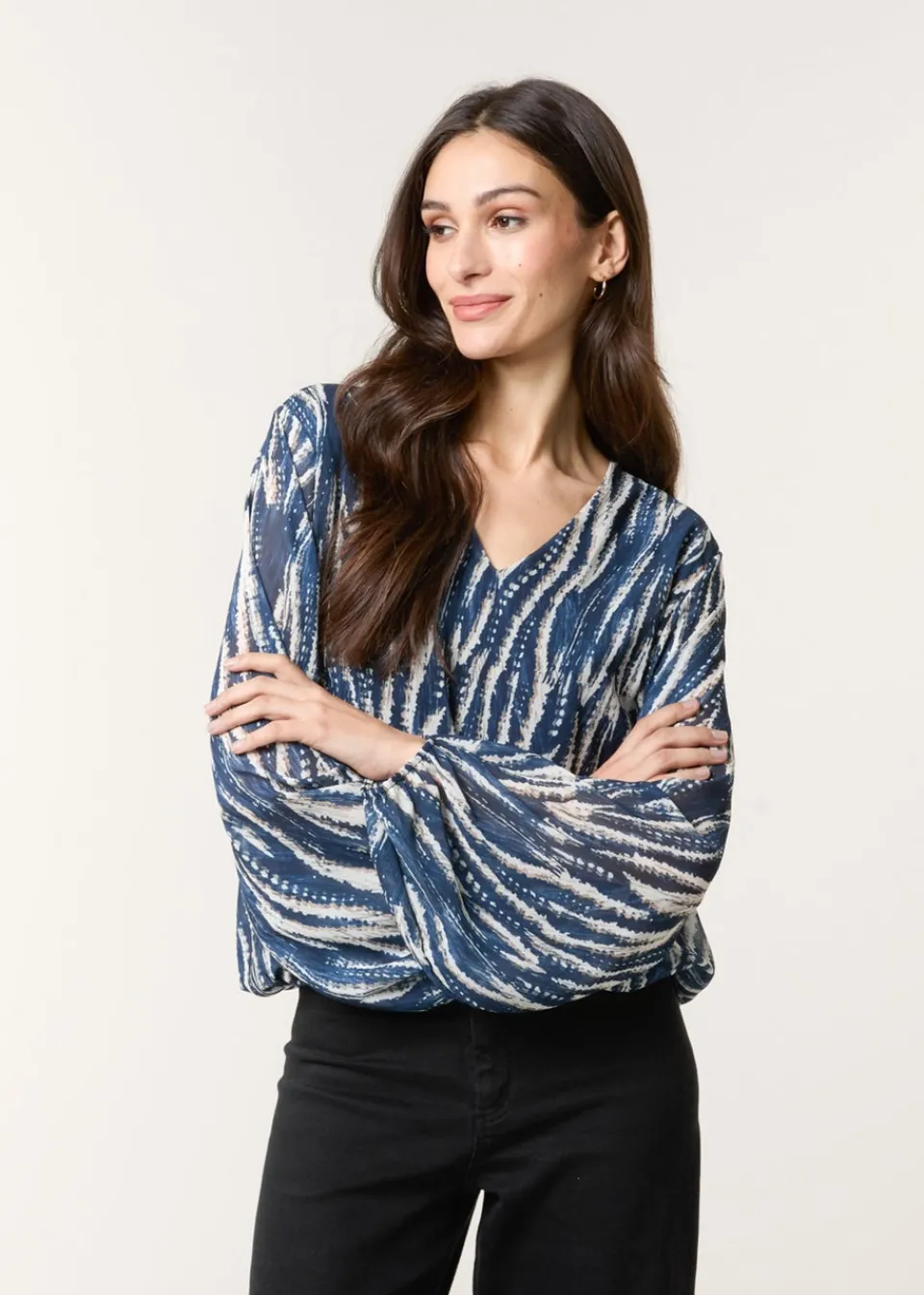Tops>Blue Vanilla Navy V Neck Wavy Print Bubble Hem Top