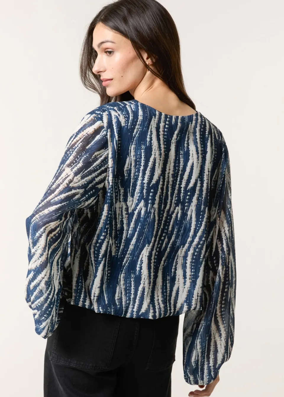 Tops>Blue Vanilla Navy V Neck Wavy Print Bubble Hem Top