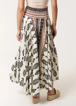 Skirts><noscript><img width=