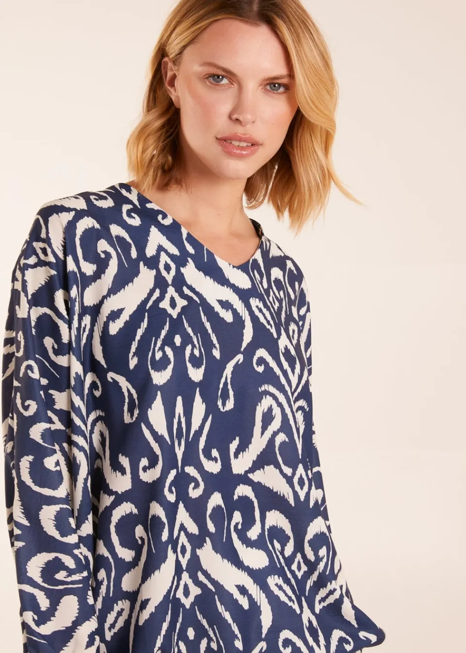 Tops>Blue Vanilla V Neck Printed Batwing Elasticated Hem Top