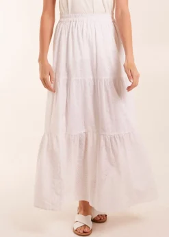 Skirts><noscript><img width=