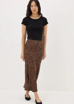 Skirts><noscript><img width=