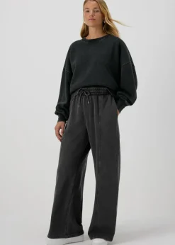 Trousers><noscript><img width=