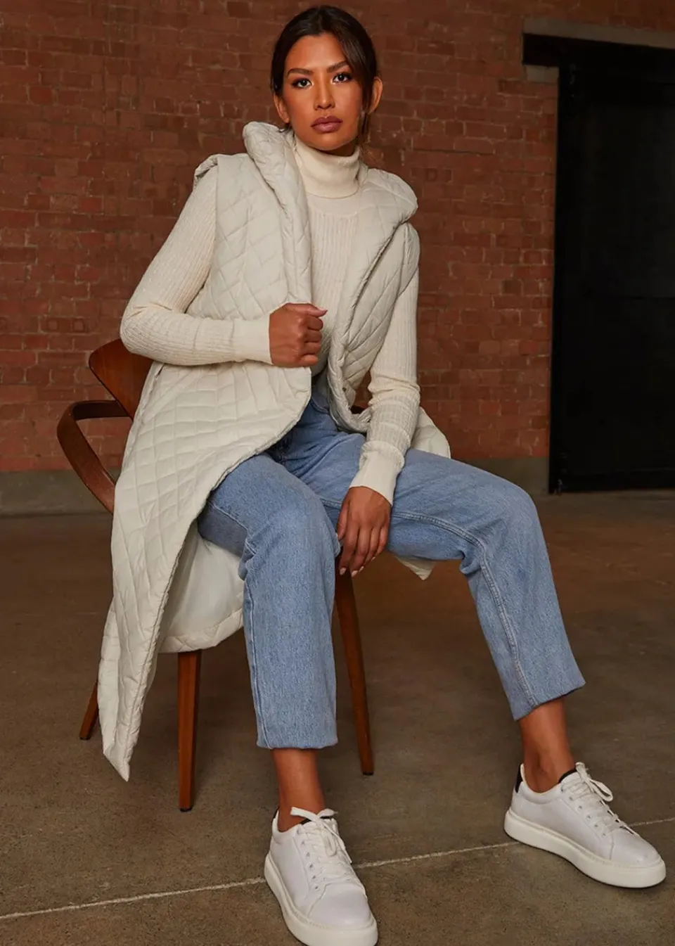 Coats & Jackets>Chi Chi London Cream Diamond Quilted Longline Belted Gilet