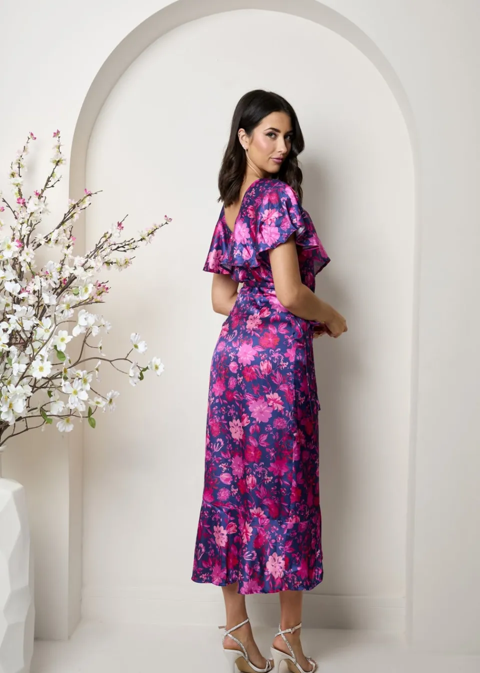Dresses>Chi Chi London Multi V Neck Floral Wrap Midi Dress