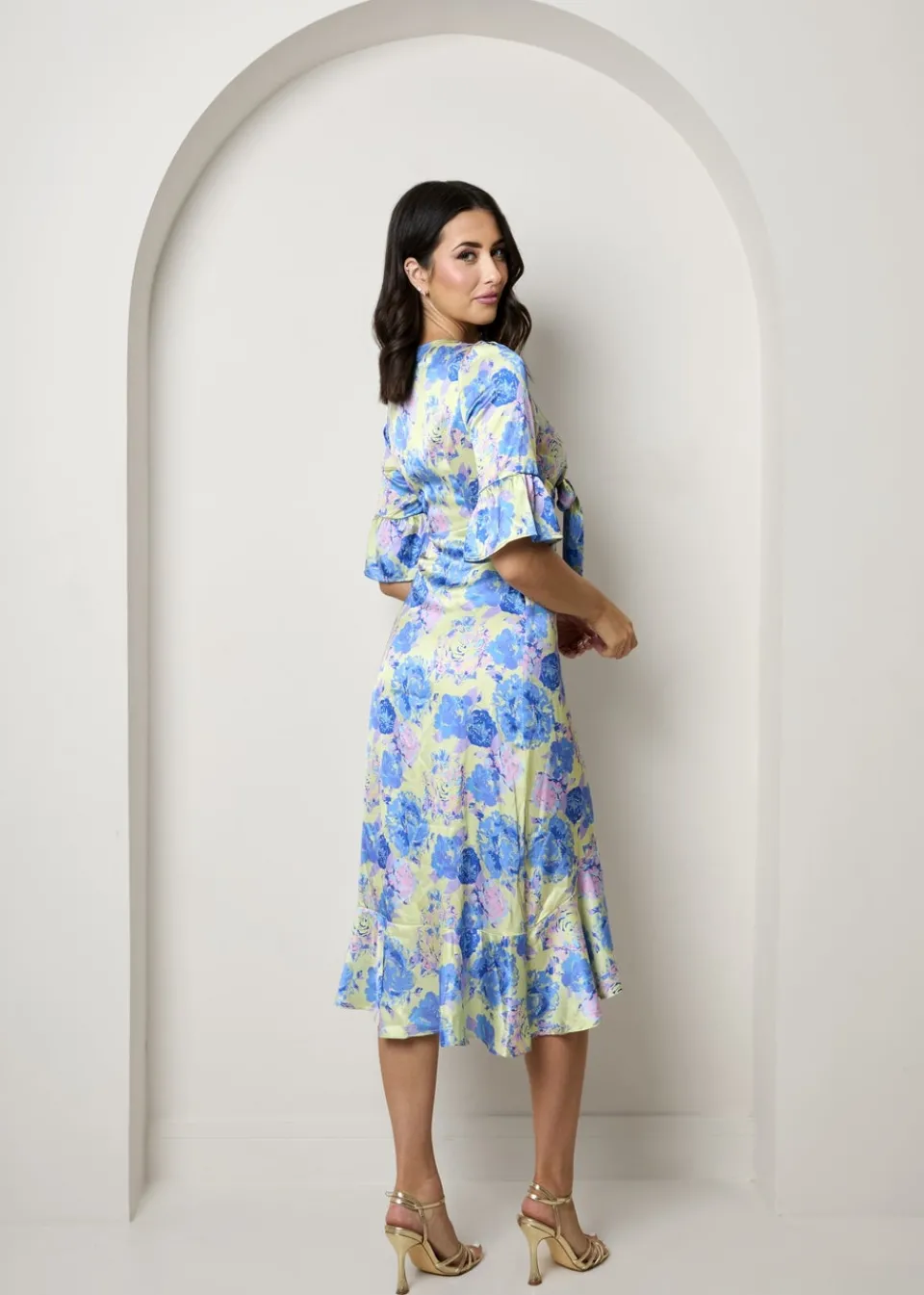 Dresses>Chi Chi London Yellow Short Sleeve Tie Front Floral Midi Dress