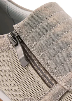 Footwear><noscript><img width=