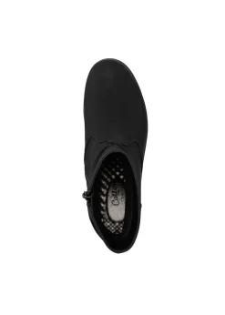Footwear><noscript><img width=