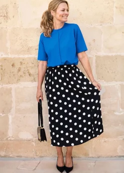 Skirts><noscript><img width=